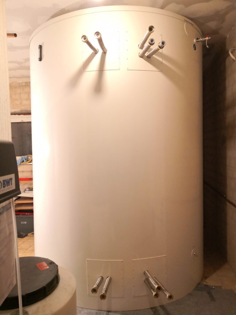 The heat exchangers are connected to each other via heating manifolds to enable the required outputs and connection to the heating system.